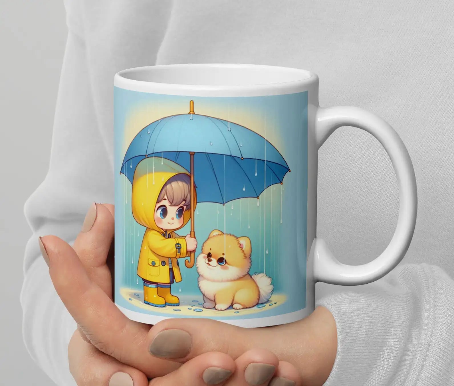 Hand houdt Pomeranian mok vast met illustratie van meisje en paraplu, ideaal voor hondenliefhebbers